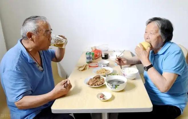 世的林海峰用生命提醒大家没事别瞎搞麻将胡了了不起的养生大师!51岁去(图15) 世的林海峰用生命提醒大家没事别瞎搞麻将胡了了不起的养生大师!51岁去(图15)