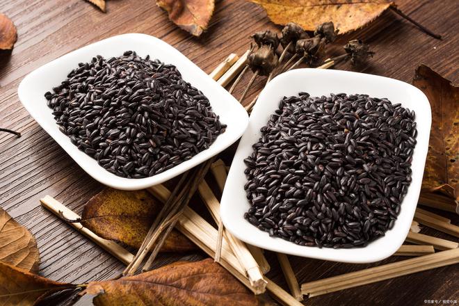 这4种米补足营养为入冬打好基础麻将胡了深秋建议中老年人:多吃(图3) 这4种米补足营养为入冬打好基础麻将胡了深秋建议中老年人:多吃(图3)