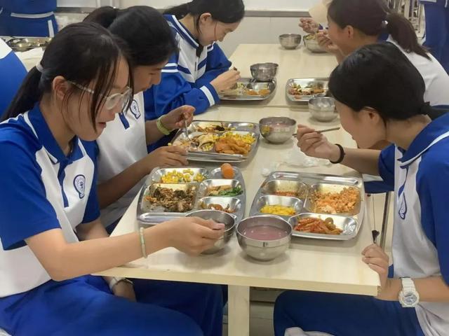 附中分校！本周明星麻辣烫引爆校园味蕾麻将胡了试玩模拟器舌尖上的北京交大(图5)