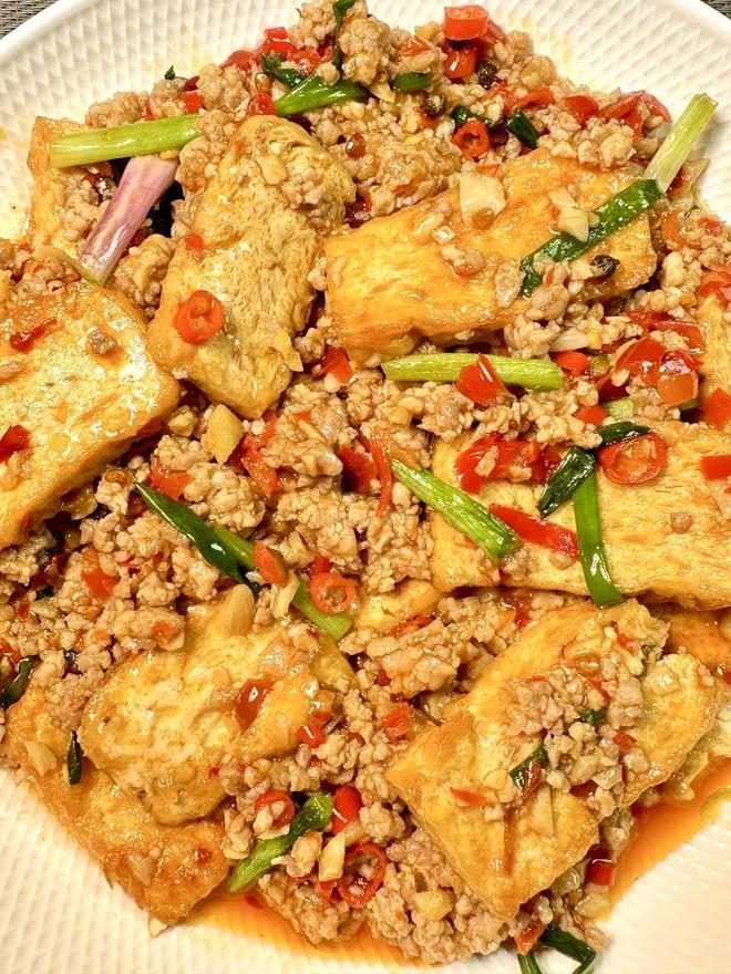 抢着吃而且厨房小白也能做感兴趣的朋友可以试一试！麻将胡了超级下饭的5特色菜做法简单易学大人小孩(图3)